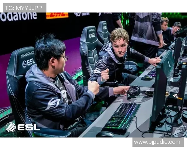 FPX在DOTA2比赛中的防反策略分析与成效评估 FPX在DOTA2比赛中的防反策略分析与成效评估