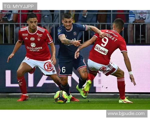 加索维卡与喀山的激烈对决揭示了足球战术的博弈与激情碰撞