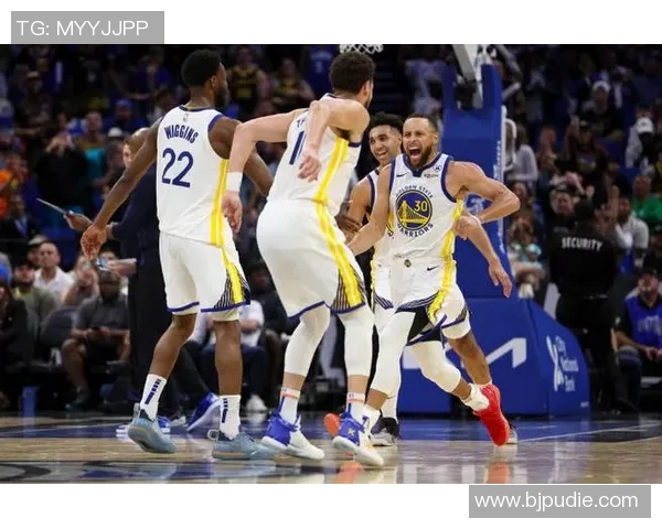 勇士与马刺西部决赛第五场激战回顾：历史对决与关键时刻解析