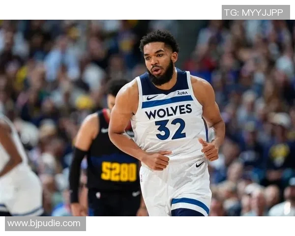 卡尔安东尼唐斯：从新星到巨星的篮球之路与未来展望