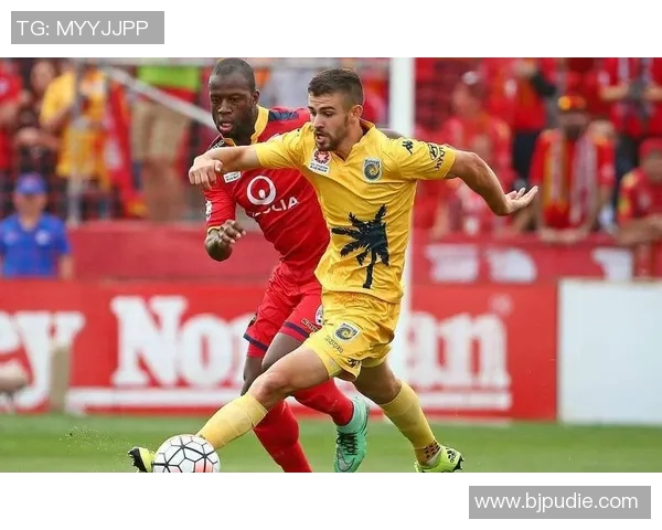 西溪尼与惠灵顿的精彩对决揭示了足球战术与团队协作的完美结合